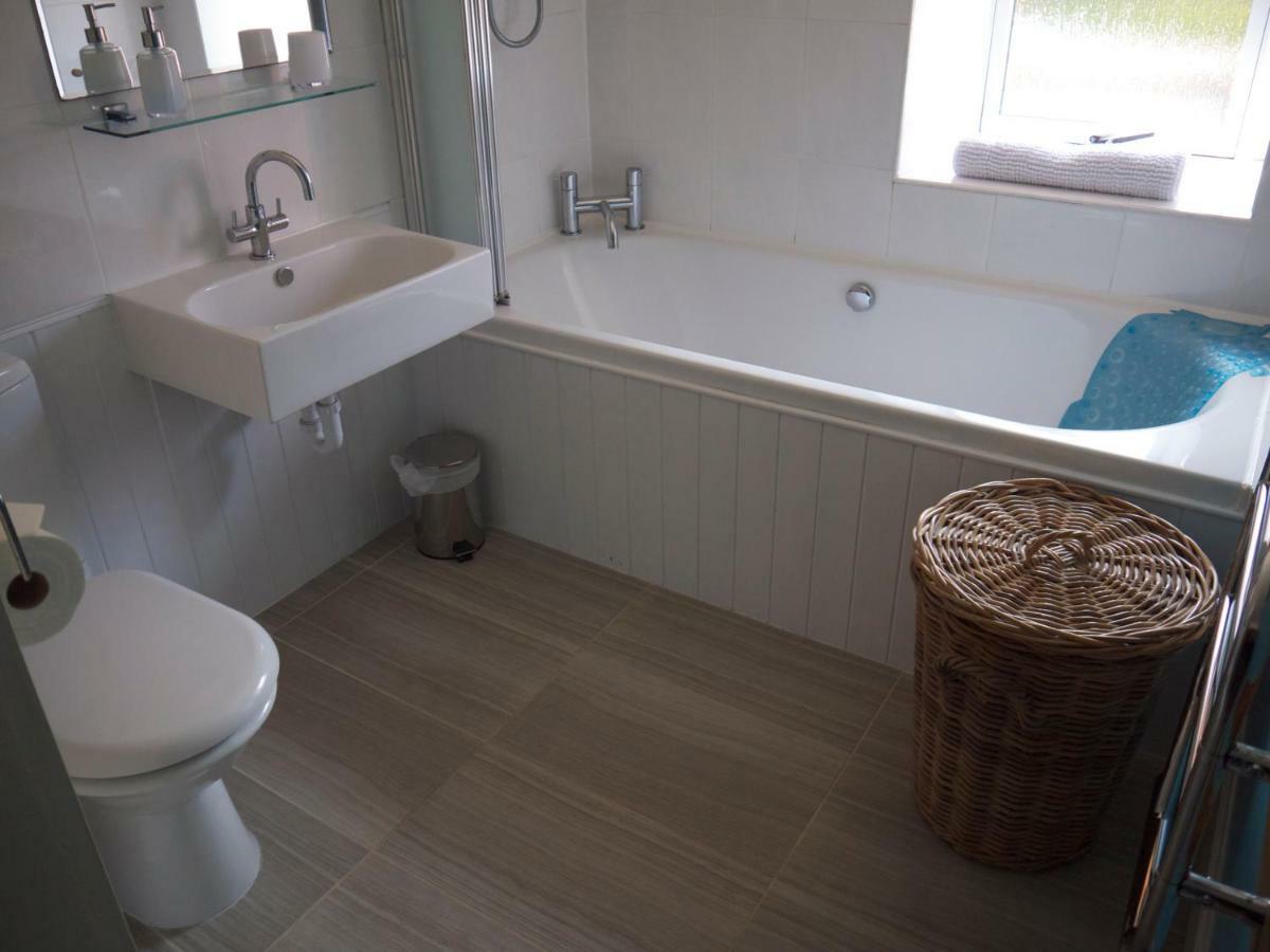 Blossom Cottage Lonmore ภายนอก รูปภาพ